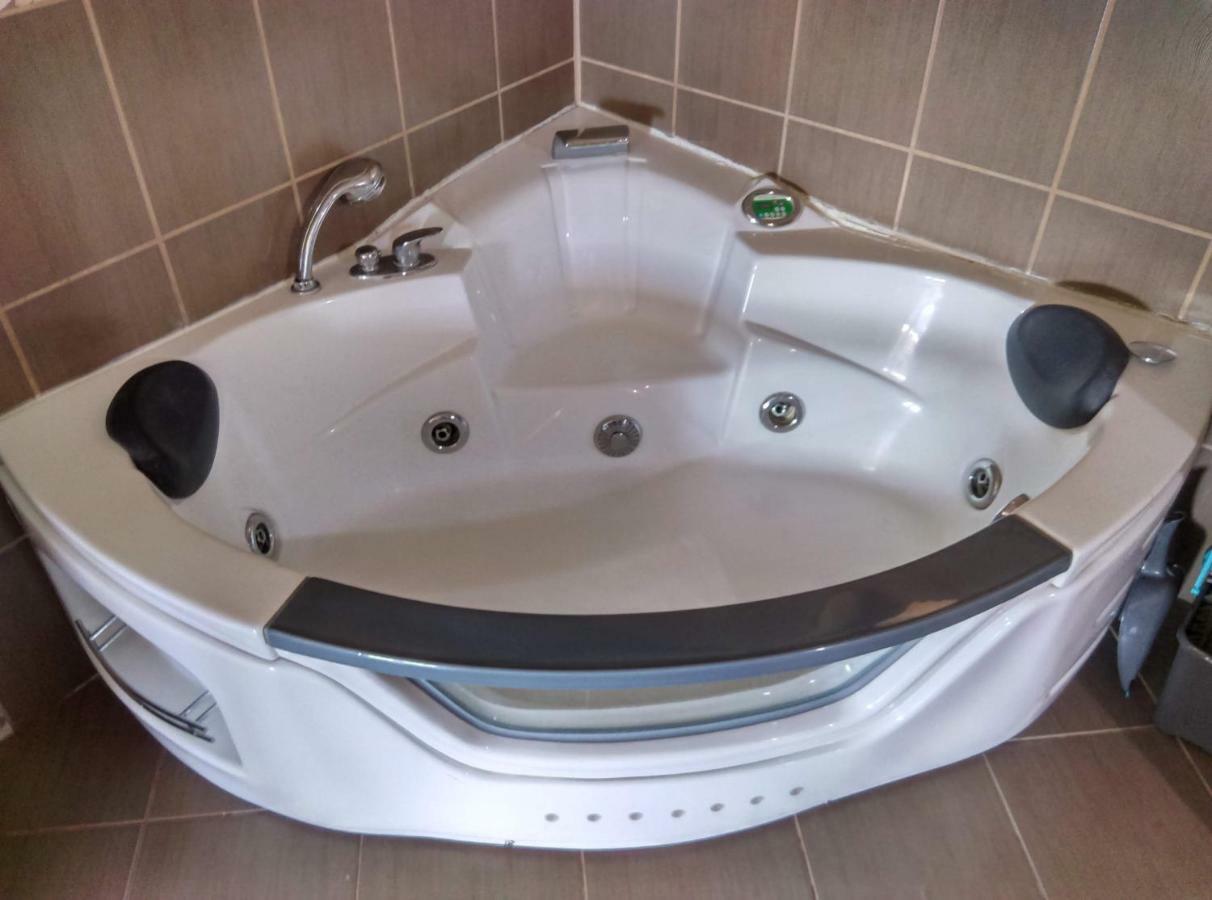Apartman Pod Kalvariou - Rodinny Dom Banská Štiavnica エクステリア 写真